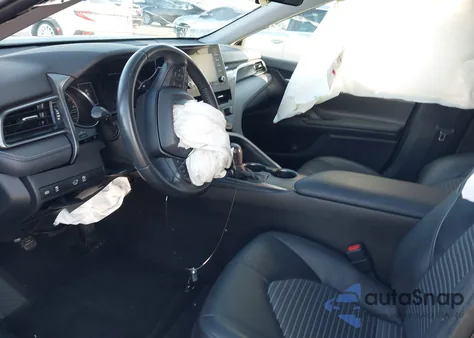 2021 Toyota Camry Se z USA, uszkodzony, nr VIN 4T1G11AK8MU605654